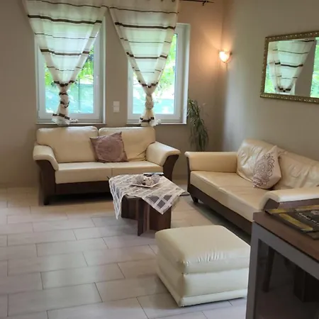 Ahr-weinbergblick باد نوينهار اهرفيل